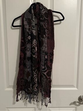 Aritzia Patchwork Pattern Fringe Scarf in Burgundy blue and Charcoal